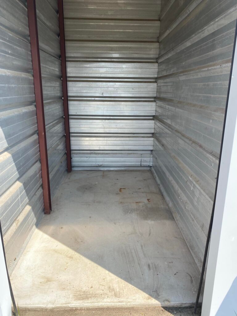 Reliable and secure self-storage solutions in Illinois withSPI Storage. Choose from five convenient locations in Cullom, Bonfield, Braidwood, Saunemin, and Dwight. Declutter your space and enjoy peace of mind with our local expertise."
